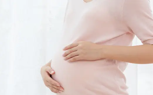 输卵管因素不孕如何处理：检查选择与试管衔接